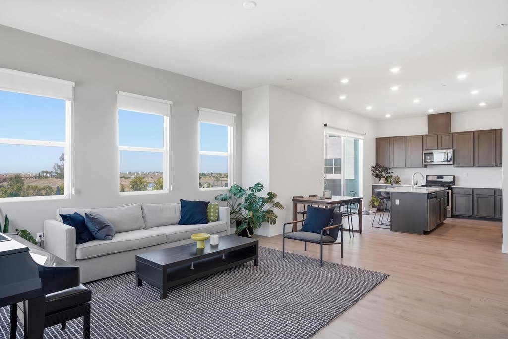 Photo of 2014 Luzon Ln #8, Chula Vista, CA 91915 (MLS # 260017720)