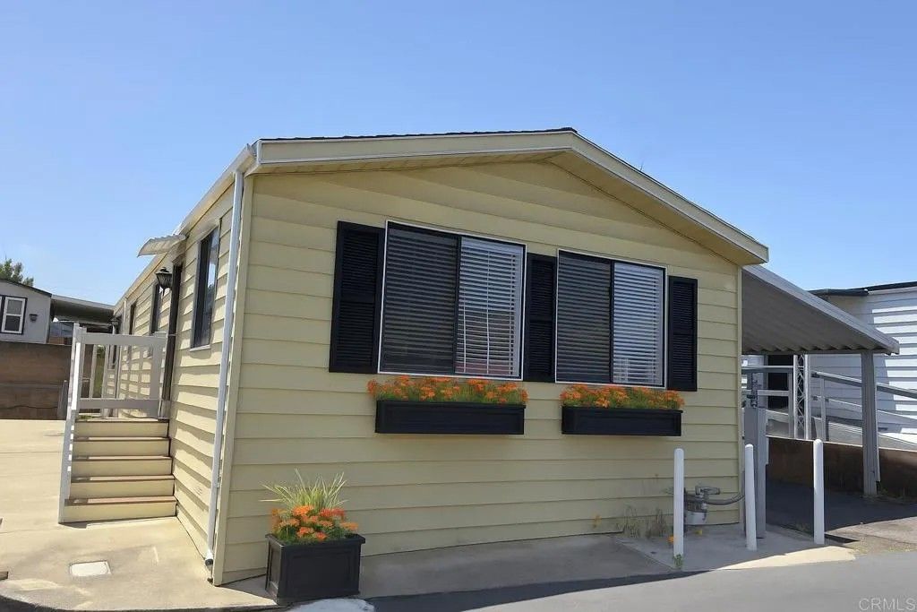 Photo of 41 Hummingbird Ln, Oceanside, CA 92057 (MLS # NDP2506353)