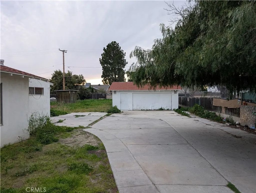 Photo of 454 S Rosario, San Jacinto, CA 92583 (MLS # CV26034098)