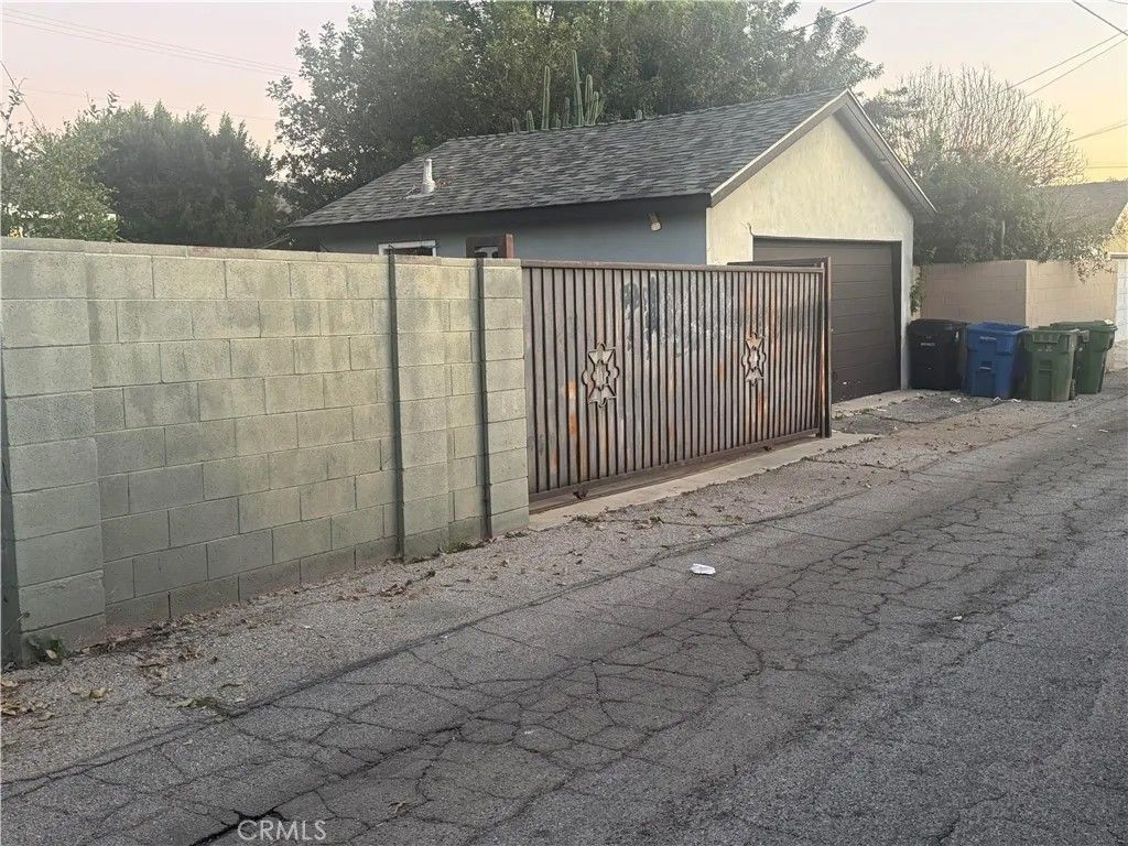 Photo of 8541 Lindley, Northridge, CA 91325 (MLS # SR26018459)