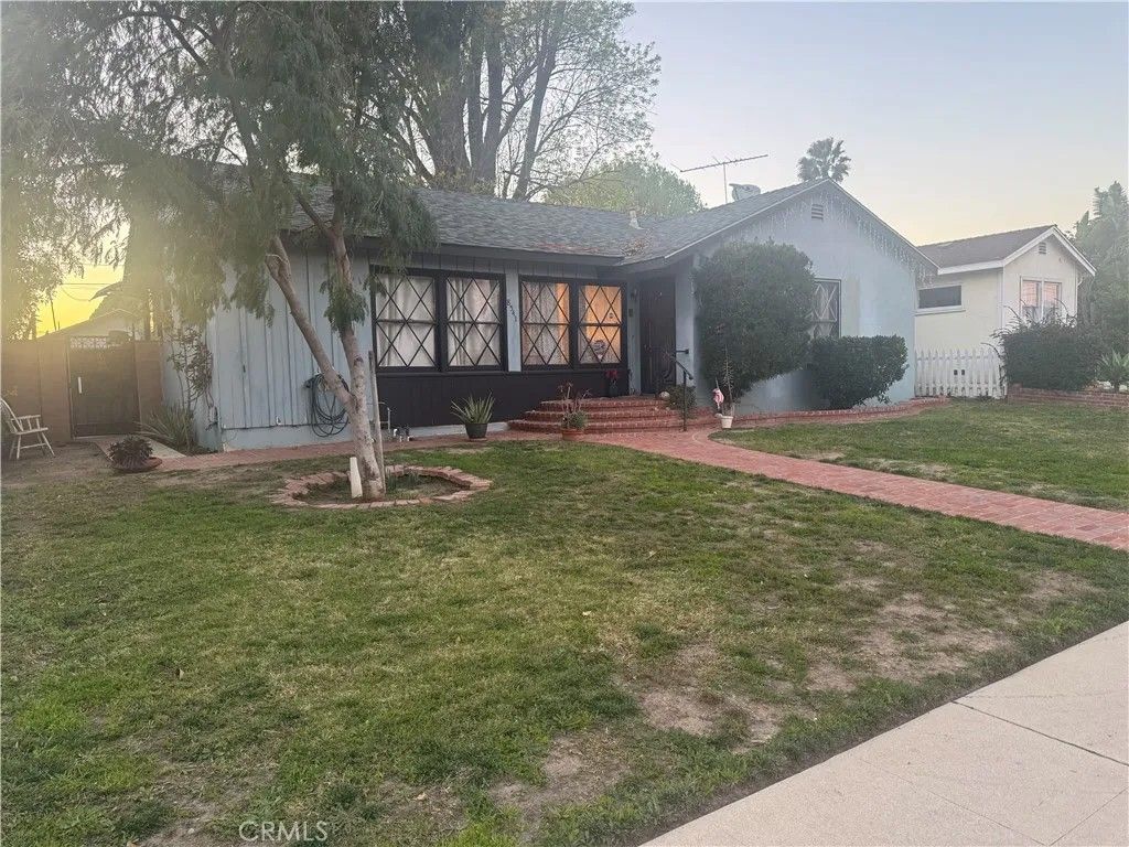 Photo of 8541 Lindley, Northridge, CA 91325 (MLS # SR26018459)