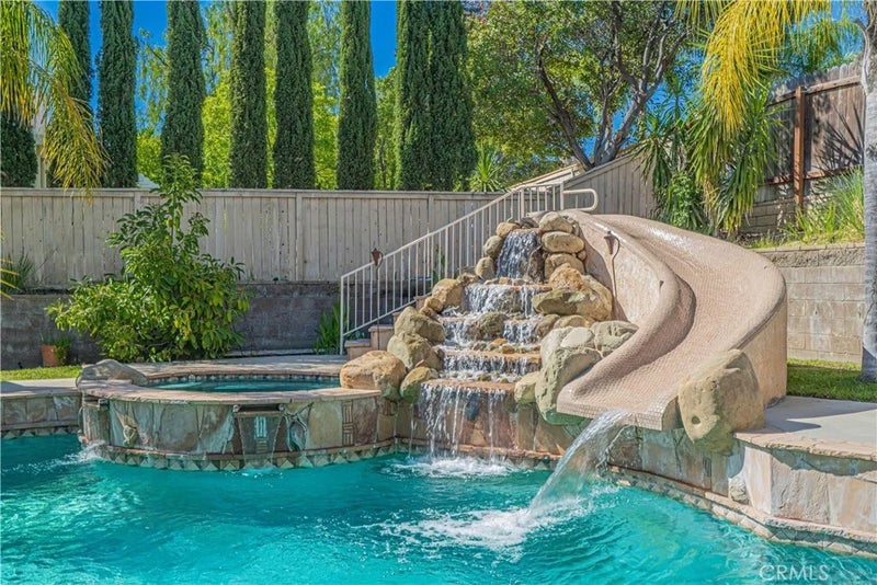 25317 Oak Ridge Drive