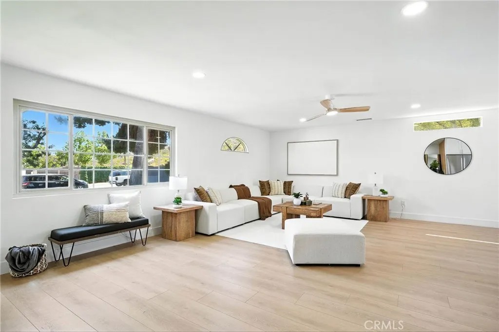 12602 Roberto Way