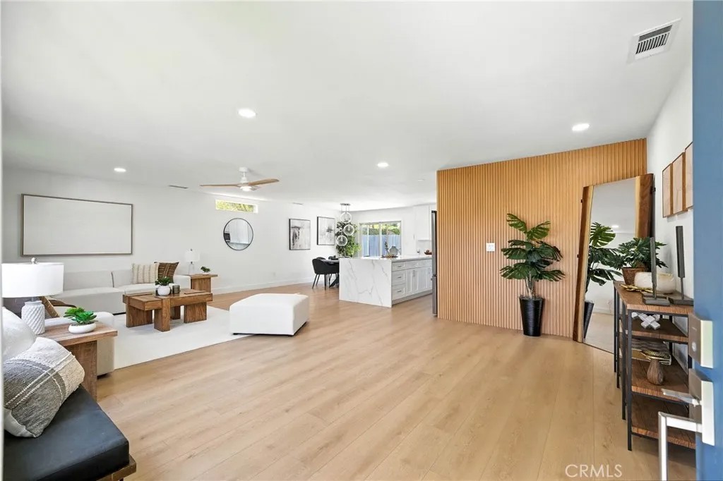 12602 Roberto Way