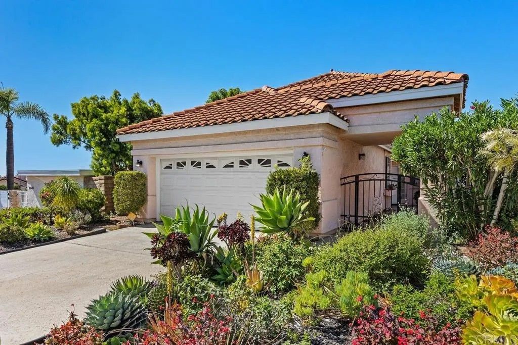 Photo of 2478 Eagle Crest Ln, Vista, CA 92081 (MLS # NDP2602602)