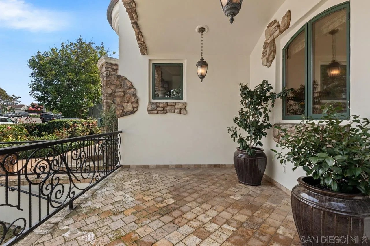 7964 Prospect