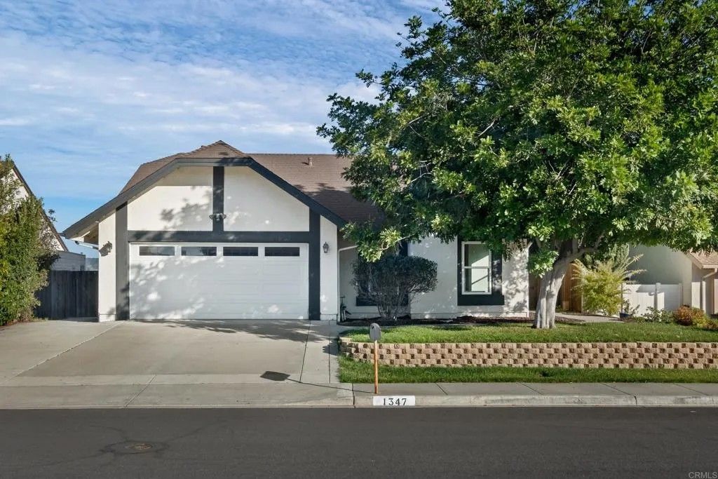 Photo of 1347 Dorsey Way, Vista, CA 92083 (MLS # PTP2508972)