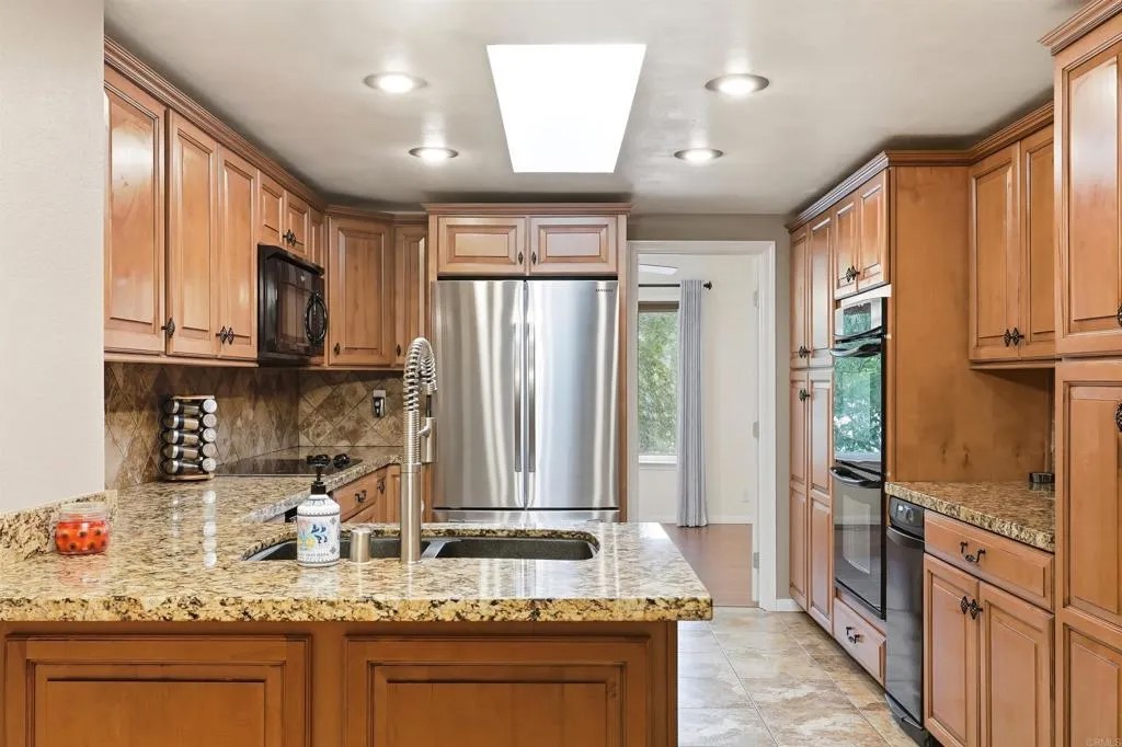 6615 Reservoir Court