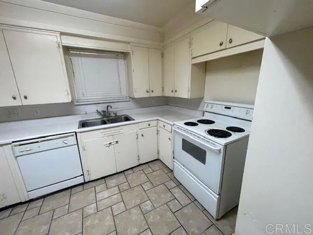 Photo of 223 Vista Glen Lane, Vista, CA 92084 (MLS # NDP2506738)