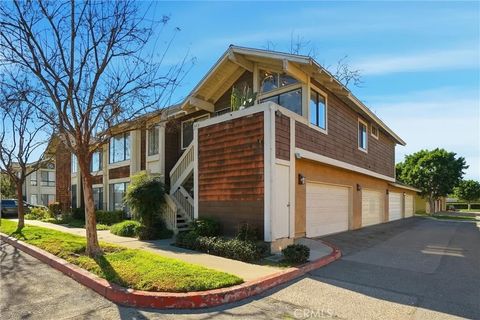 Photo of 933 S Downey Pl #20, Anaheim, CA 92804 (MLS # PW26010112)