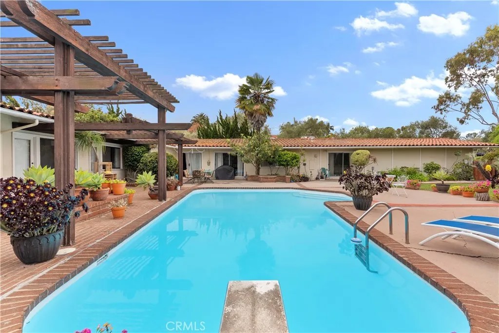 2457 Via Sonoma
