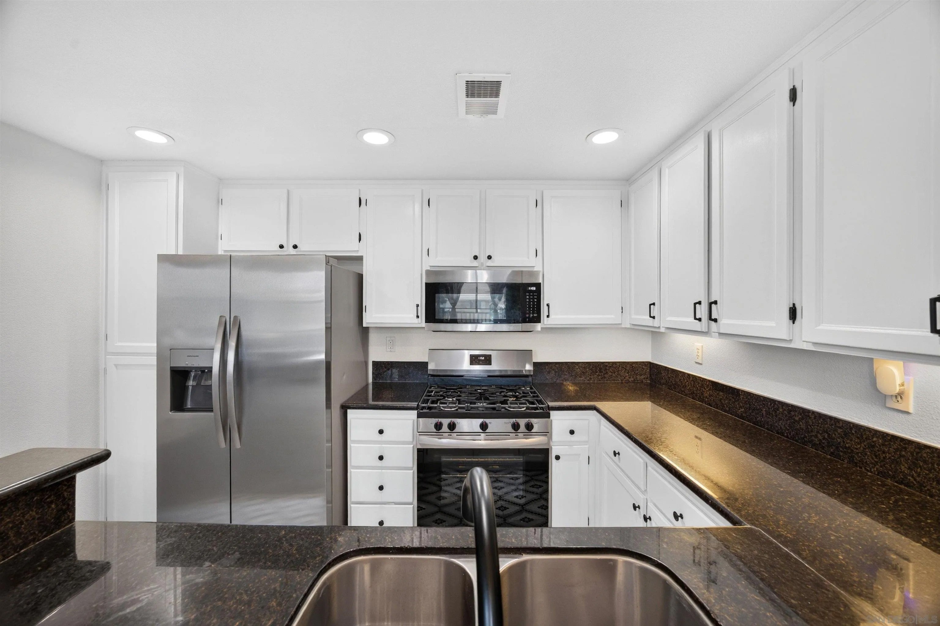1885 Rennes Place 2232