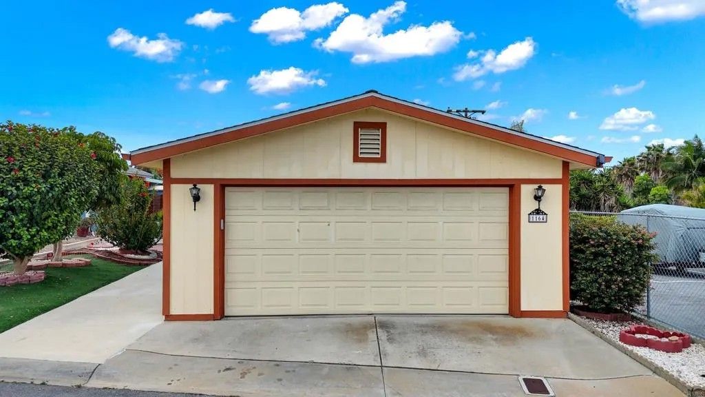 Photo of 1164 Via Santa Paulo, Vista, CA 92081 (MLS # NDP2603140)
