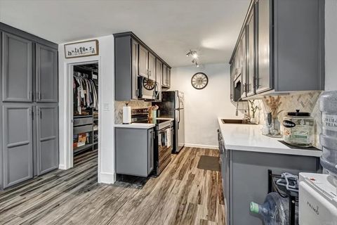 Photo of 6333 Mt Ada Rd #156, Linda Vista, CA 92111 (MLS # PTP2600795)