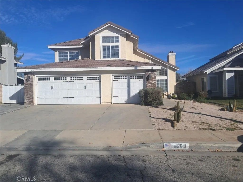Photo of 1609 Silvia Ave, Lancaster, CA 93535 (MLS # SR26013550)