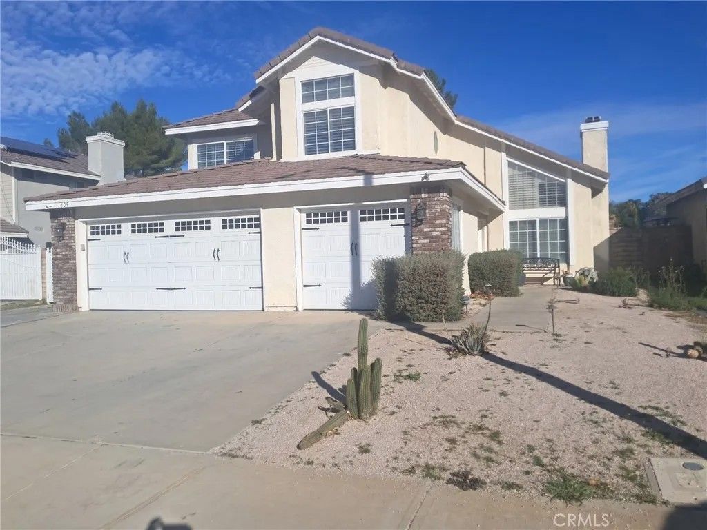 Photo of 1609 Silvia Ave, Lancaster, CA 93535 (MLS # SR26013550)