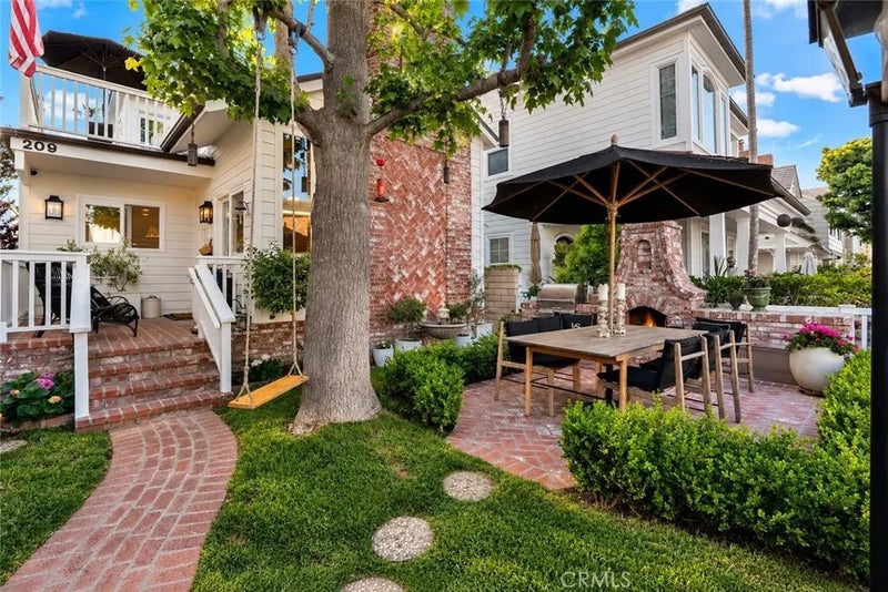 209 Diamond Avenue