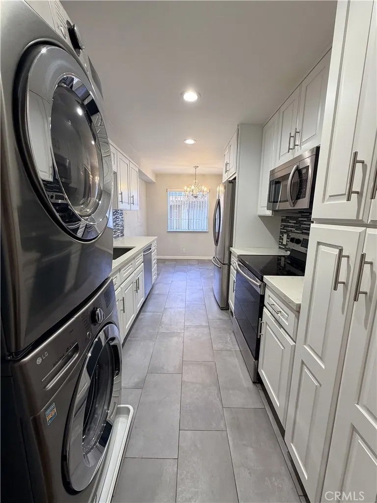 377 W California 27