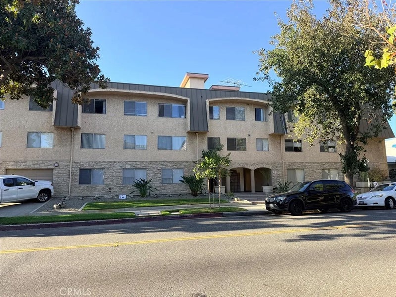 377 W California 27