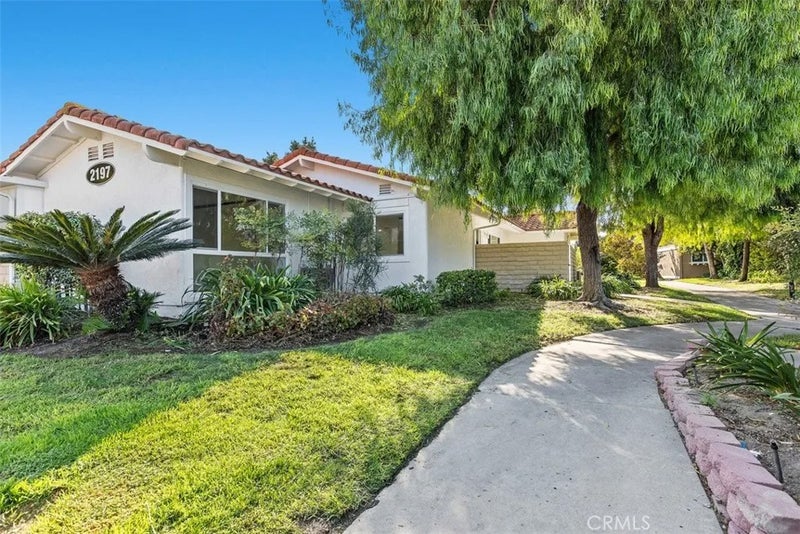 2197 Via Mariposa East B