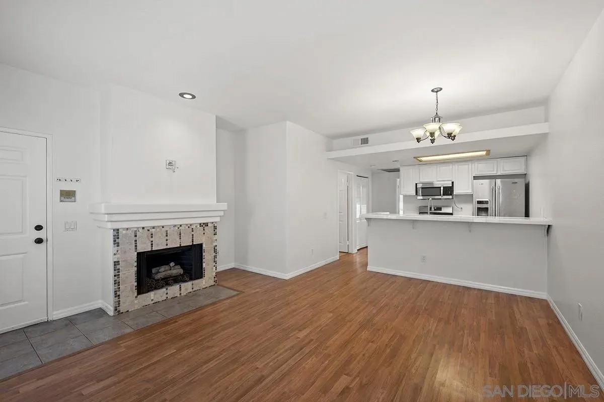 4357 Arizona St 3
