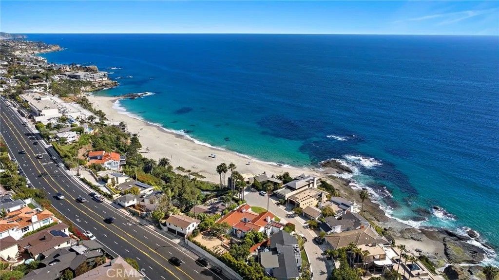 Photo of 4 Camel Point Drive, Laguna Beach, CA 92651 (MLS # LG26095593)