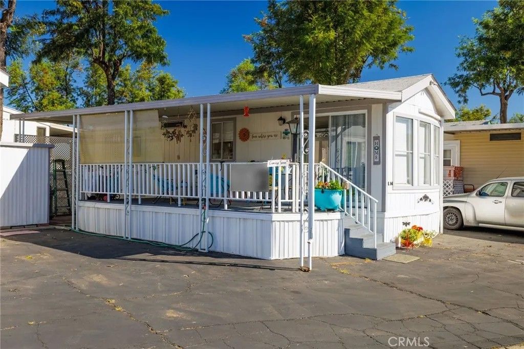 Photo of 2750 W Acacia Ave #L14, Hemet, CA 92545 (MLS # SW26060618)