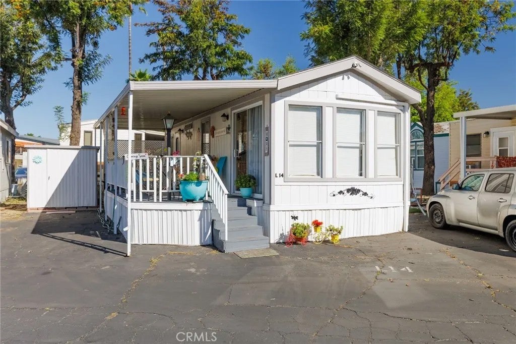 2750 W Acacia L14