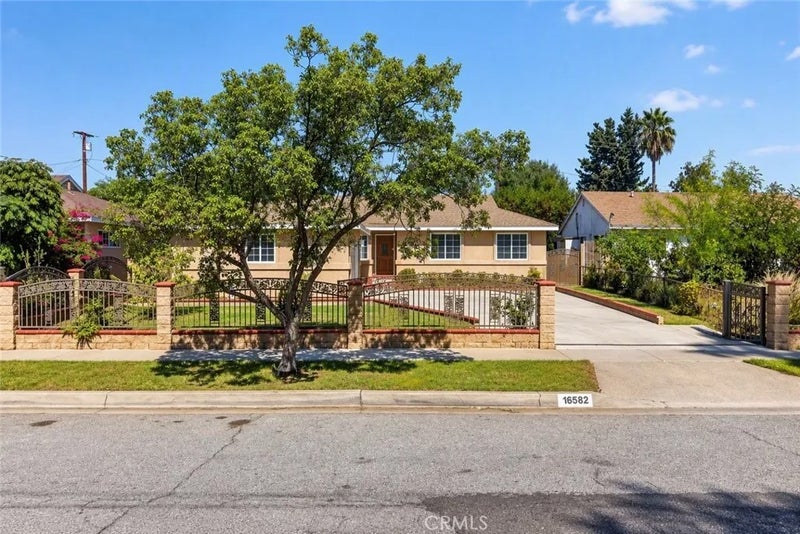 16582 Barbee