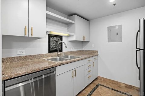 Tiny photo for 425 W Beech St #1504, San Diego, CA 92101 (MLS # 250038950)