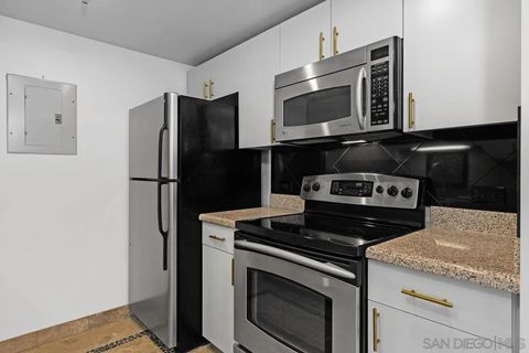 Tiny photo for 425 W Beech St #1504, San Diego, CA 92101 (MLS # 250038950)