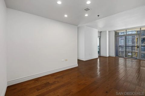 Tiny photo for 425 W Beech St #1504, San Diego, CA 92101 (MLS # 250038950)