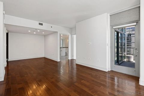 Tiny photo for 425 W Beech St #1504, San Diego, CA 92101 (MLS # 250038950)
