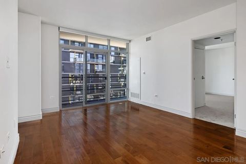 Tiny photo for 425 W Beech St #1504, San Diego, CA 92101 (MLS # 250038950)