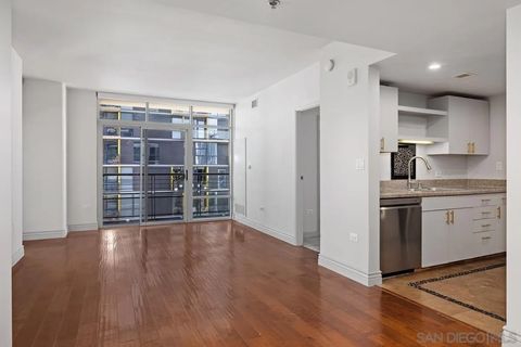 Tiny photo for 425 W Beech St #1504, San Diego, CA 92101 (MLS # 250038950)