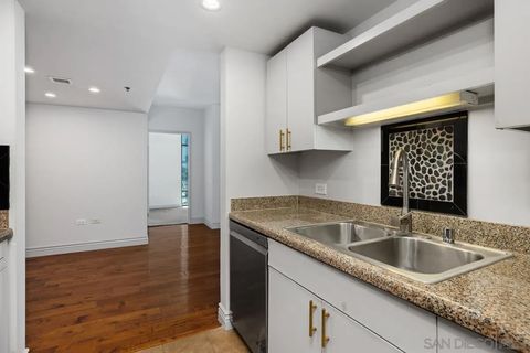 Tiny photo for 425 W Beech St #1504, San Diego, CA 92101 (MLS # 250038950)