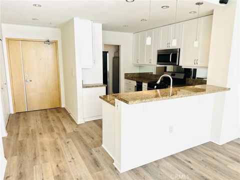 Tiny photo for 850 Beech Street #711, San Diego, CA 92101 (MLS # ND25231730)