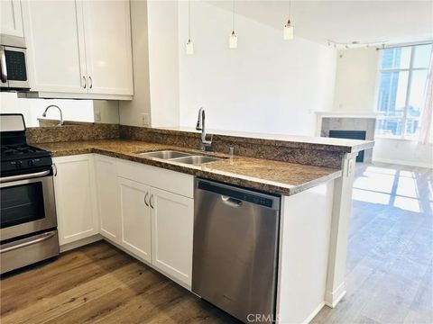 Tiny photo for 850 Beech Street #711, San Diego, CA 92101 (MLS # ND25231730)