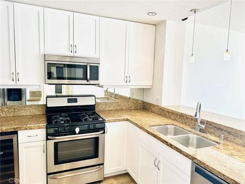 Tiny photo for 850 Beech Street #711, San Diego, CA 92101 (MLS # ND25231730)