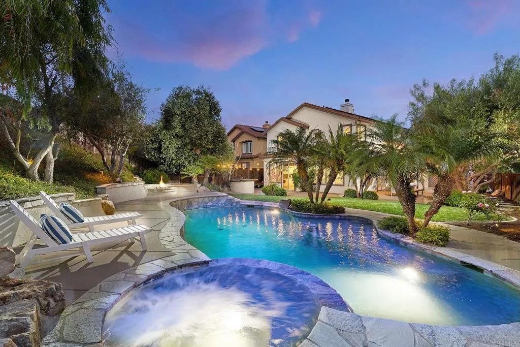 Photo of 2360 Avenida Helecho, Carlsbad, CA 92009 (MLS # NDP2606098)