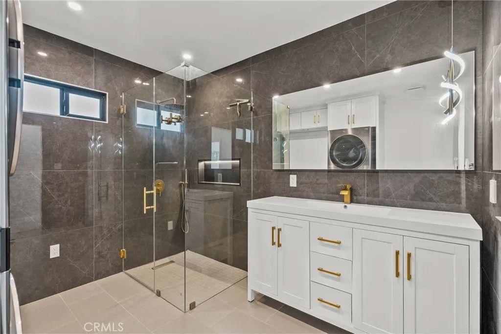 Photo of 10144 Gaviota, North Hills, CA 91343 (MLS # SR25264149)