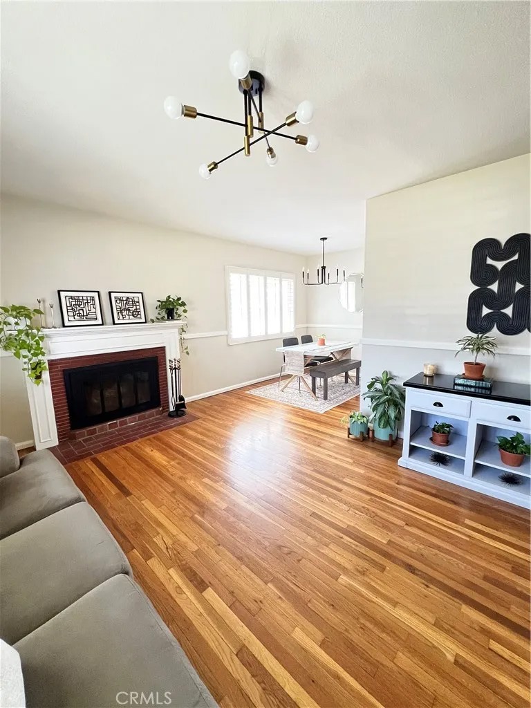 558 E Bonnie Brae Court