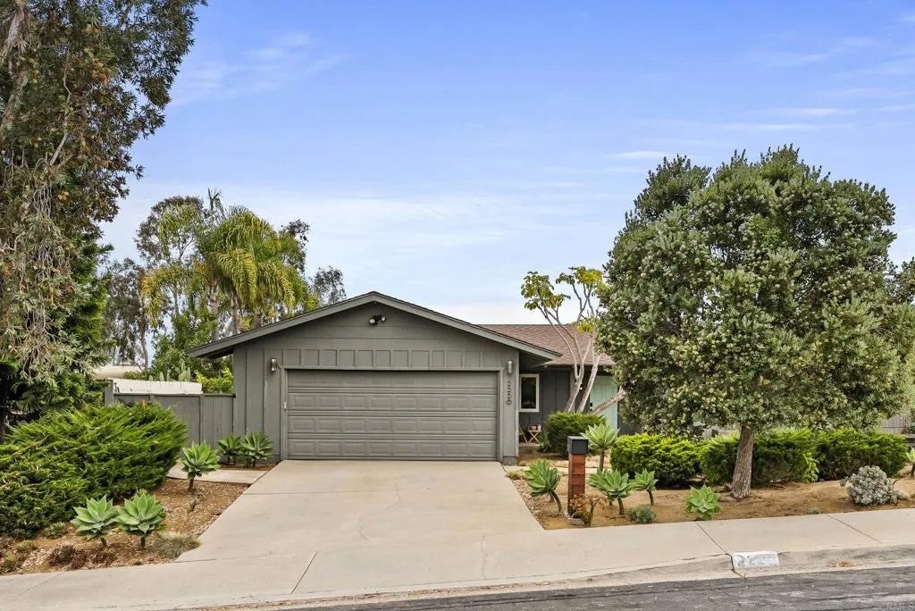 2220 Nob Hill