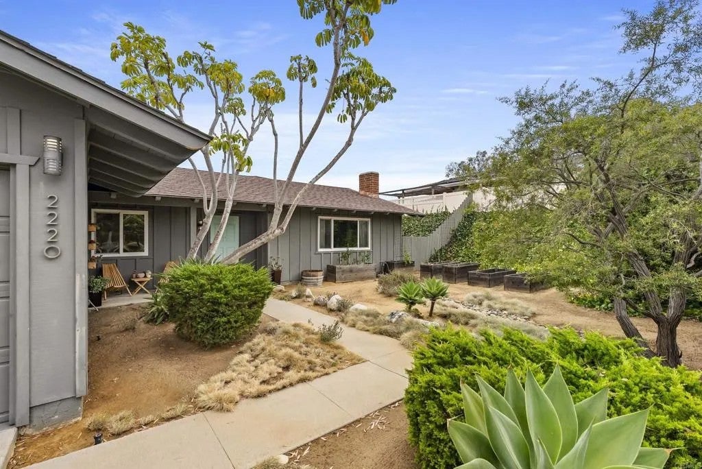 2220 Nob Hill