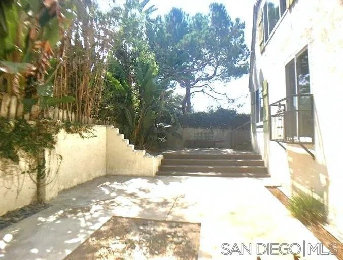 223 10th Street