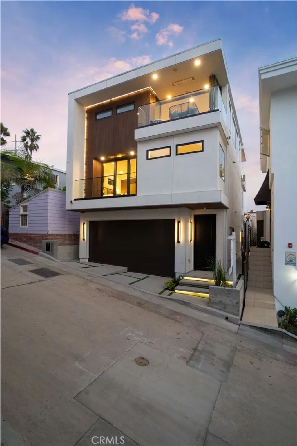 Photo of 214 El Porto Street, Manhattan Beach, CA 90266 (MLS # SB26045162)