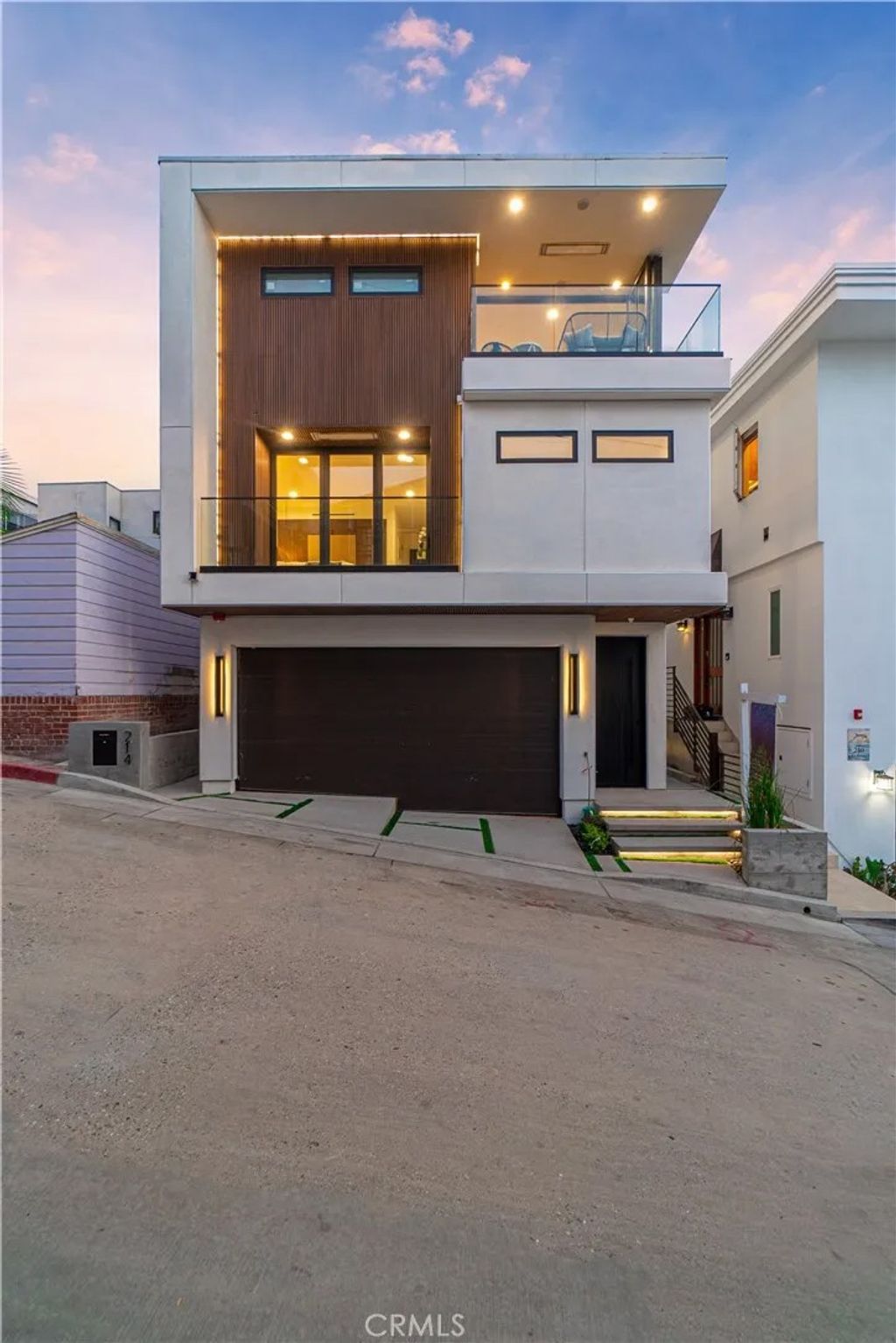 Photo of 214 El Porto Street, Manhattan Beach, CA 90266 (MLS # SB26045162)