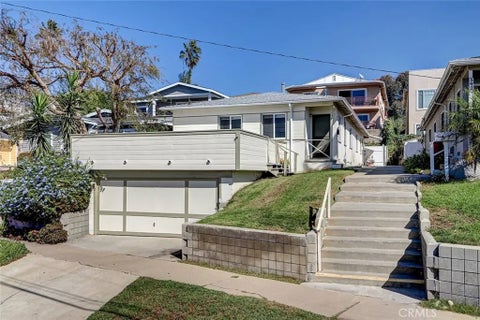 Photo of 506 N Guadalupe Avenue, Redondo Beach, CA 90277 (MLS # SB26226002)