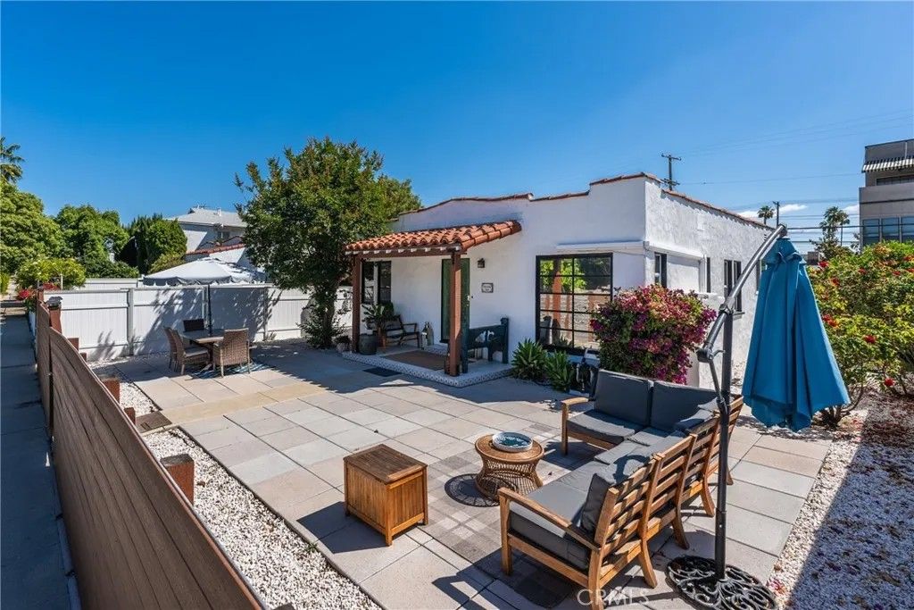 Photo of 5512 Willowcrest Ave, North Hollywood, CA 91601 (MLS # PF26085558)