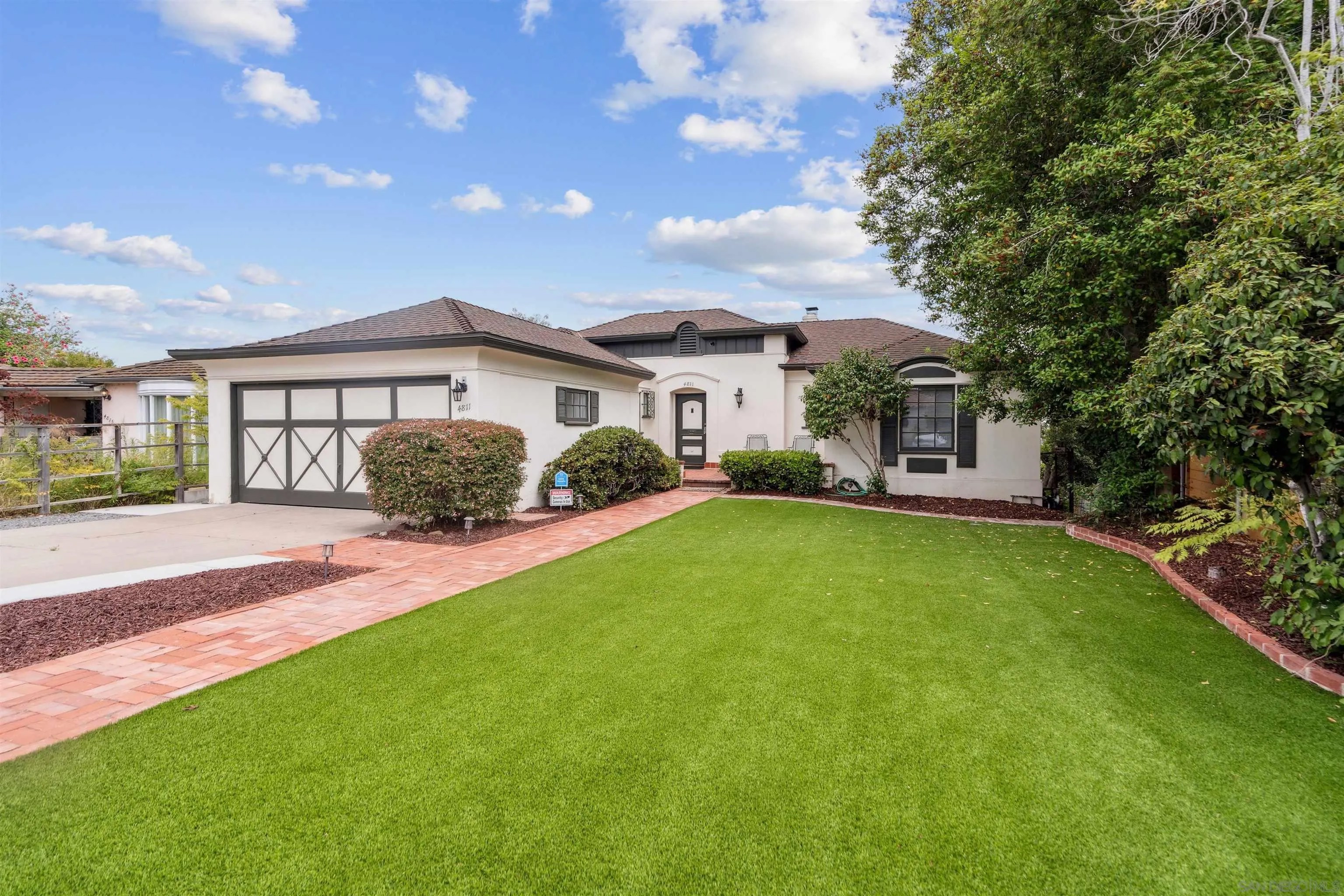 4811 E Alder Dr